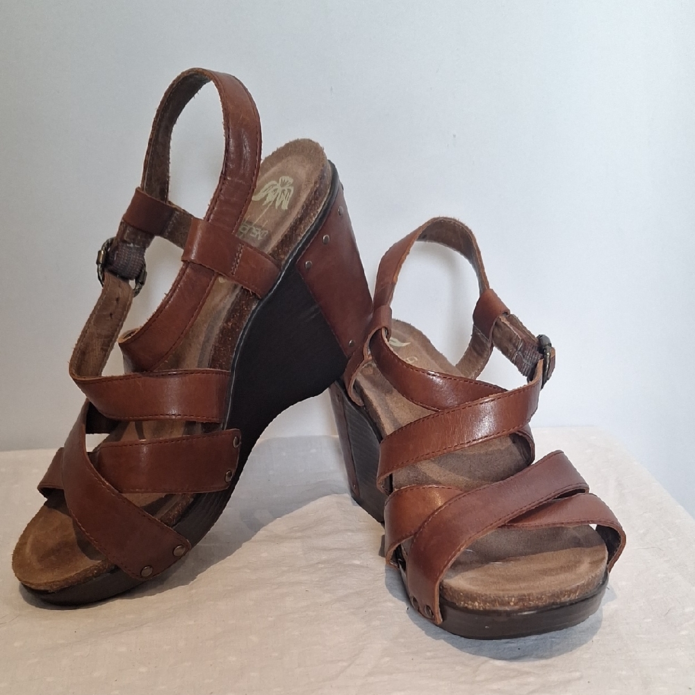 Dansko Frida Brown/ Brandy Leather Wedge Sandals Size 7.5 EU 38